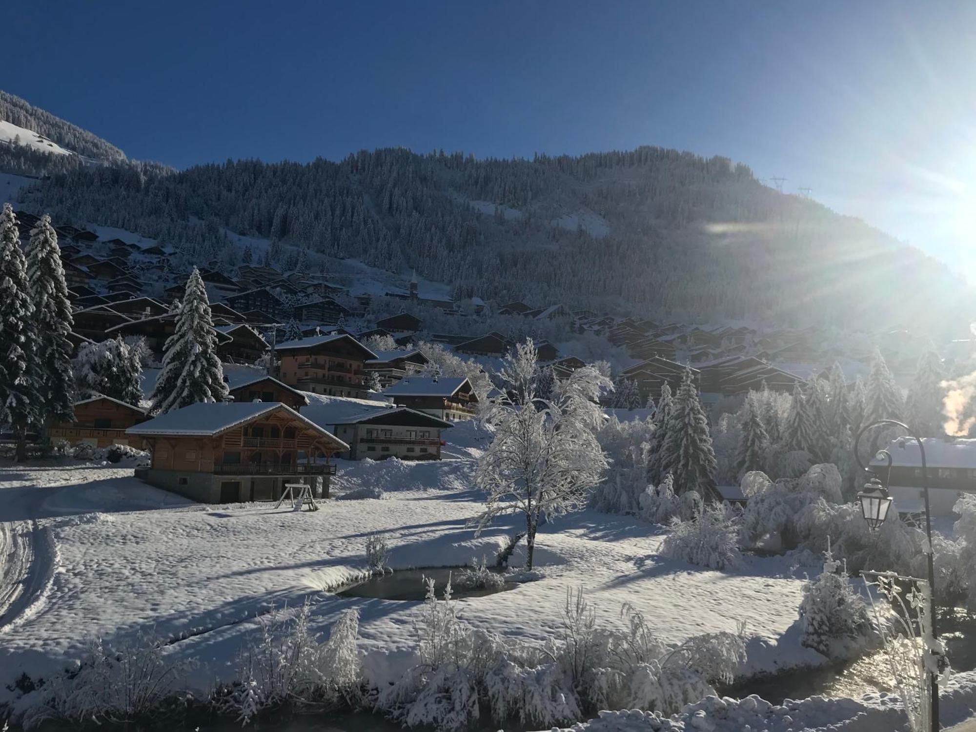 Au Bois De Lune Châtel Dış mekan fotoğraf